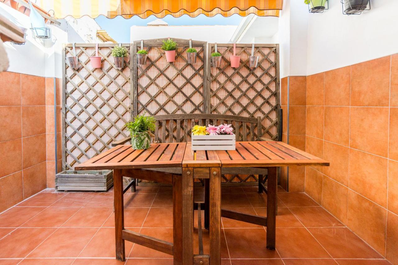 Family Noemi Home Center Малага Экстерьер фото